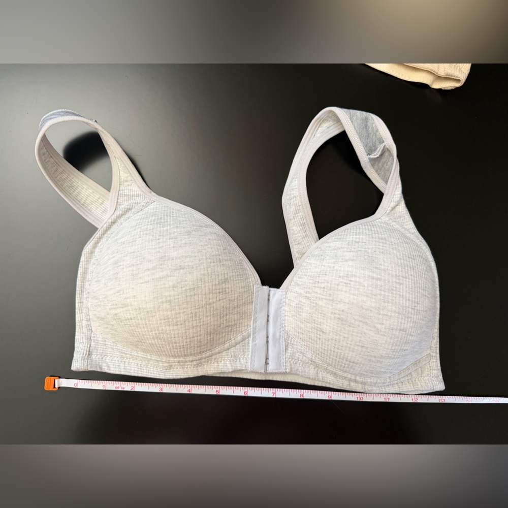 4 Front Close Wireless Bras - Picture 2 of 3